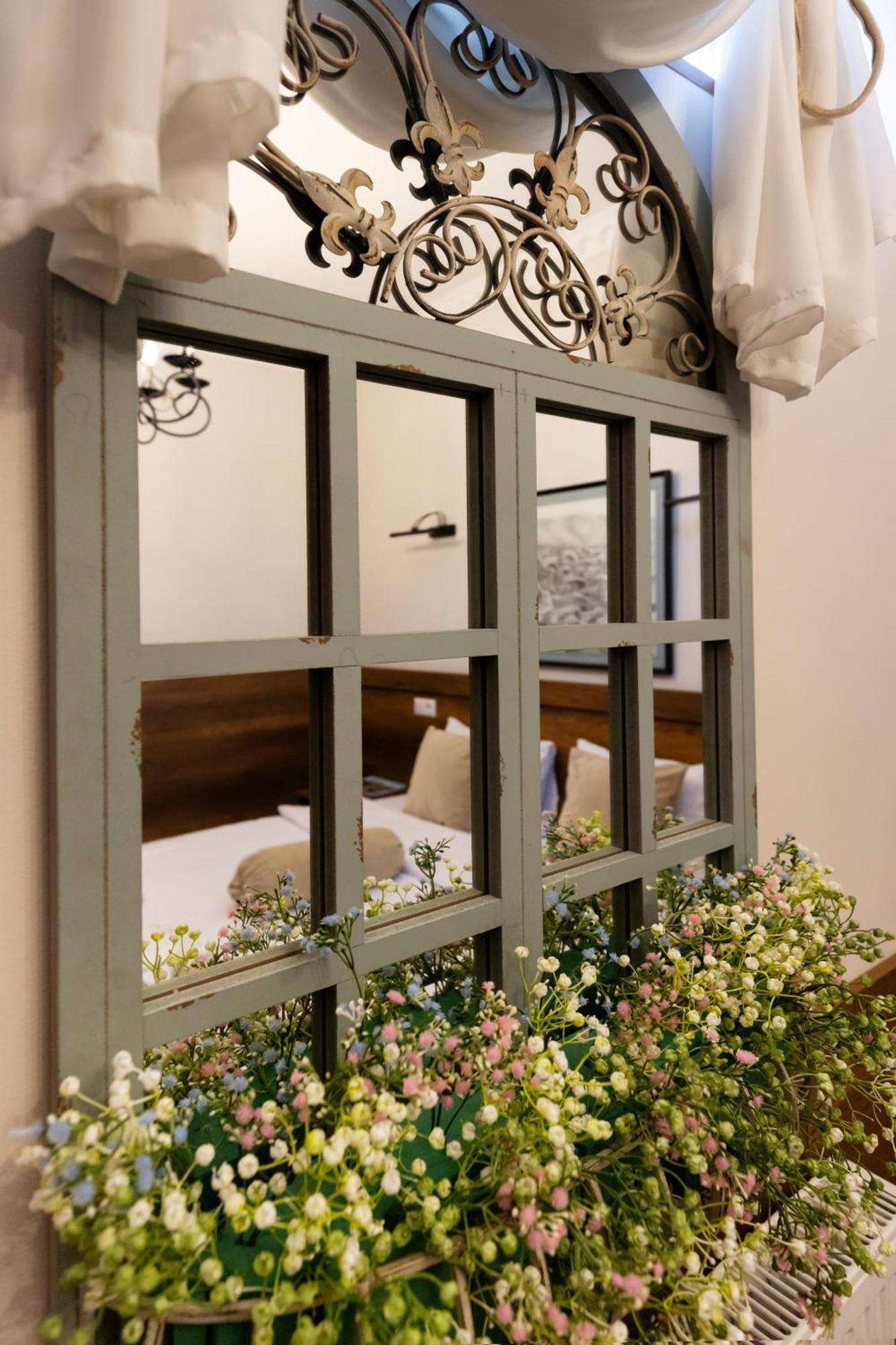 Hestia Boutique Hotel Gori Luaran gambar